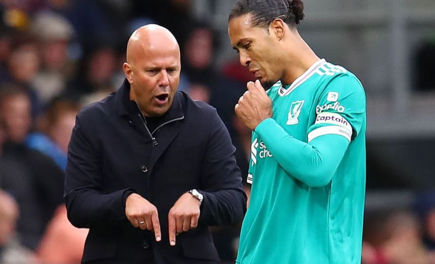 Slot chuyển sang sơ đồ 5 hậu vệ chính là lỗi chiến thuật nghiêm trọng